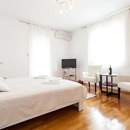 Apartman Rafael *