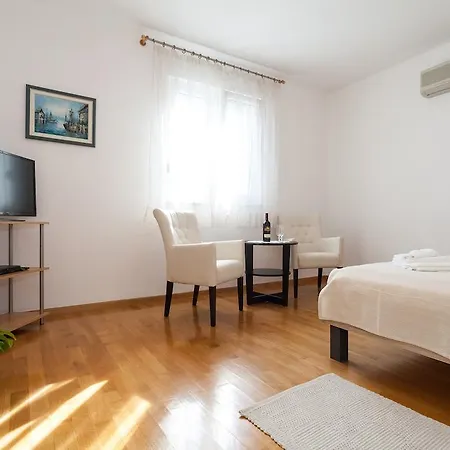 Rafael Apartament Zadar